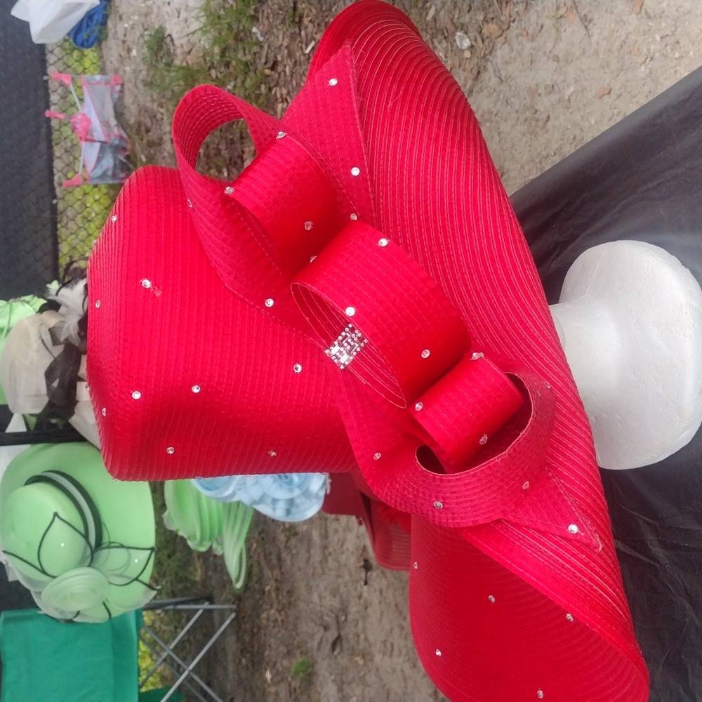 Red with rim stones